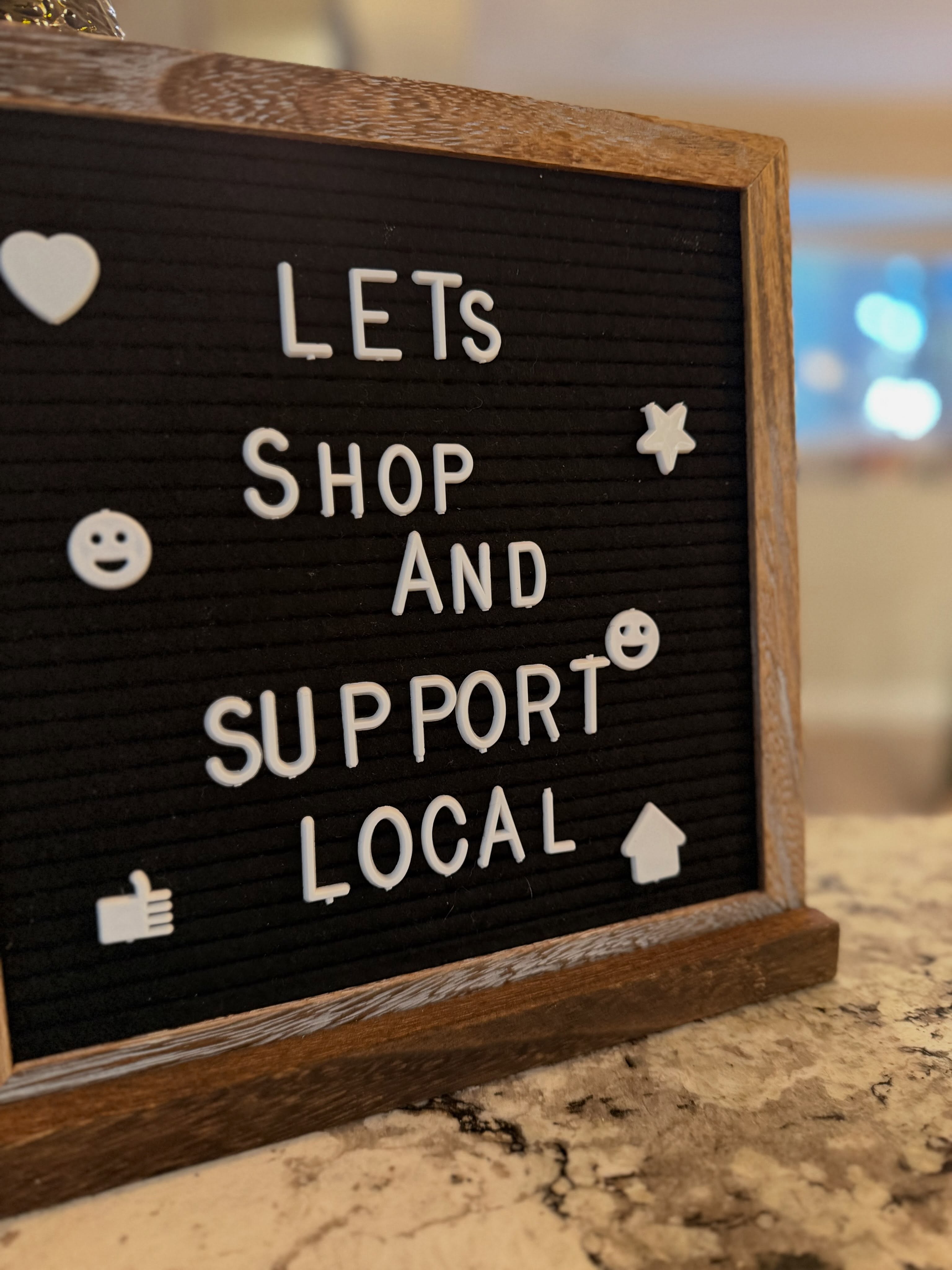Open house at my house today 1-4PM Shop local with @mombunsandruffles @shopcozylab @jbloomdesigns @permalinxbyjbloom and @amandaqbeauty 🩵