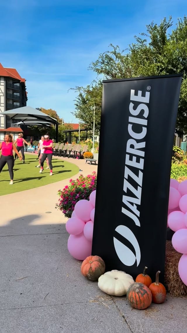 Pink out with @jazzercisestpeters @jazzercise_st.louis to benefit @faithroughfire 💞👯‍♀️🔥✝️ Thanks @lisamscott1218 💪